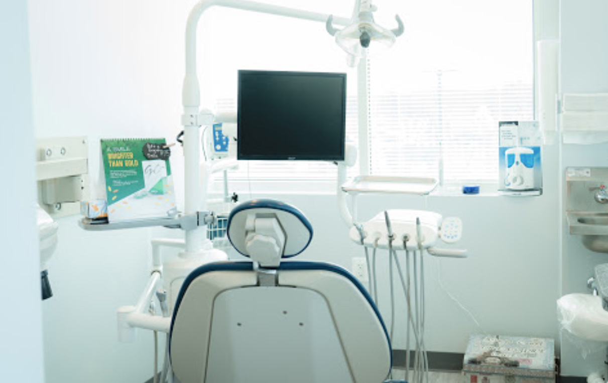 21162 Cosmetic Dental Office